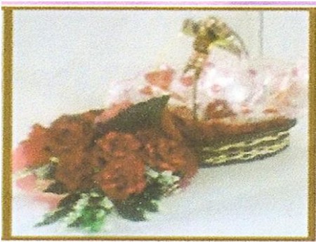 CESTA DE CHOCOLATE + BUQUÊ DE FLORES EM E.V .A